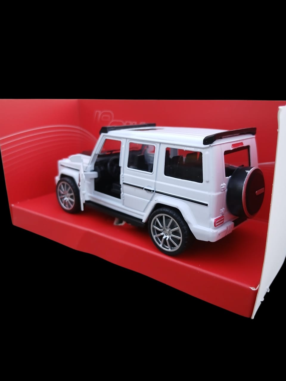 White G-Wagon Die Cast Metal Car Toy 1:32 Scale – Luxury Pull Back SUV with Open Doors & Realistic Design